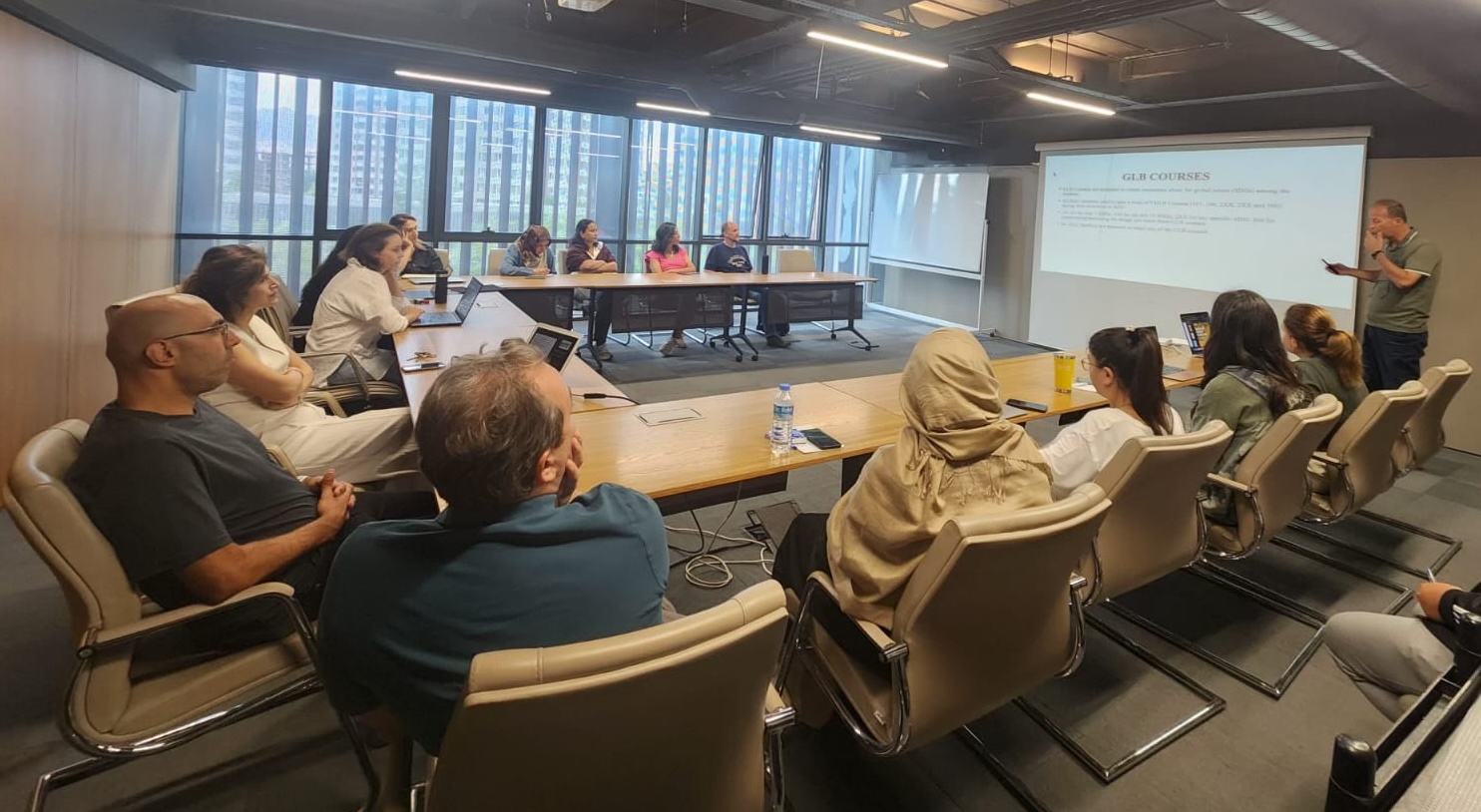 AGÜ’de Güz Dönemi GLB Dersleri İçin Akademisyenlere Oryantasyon